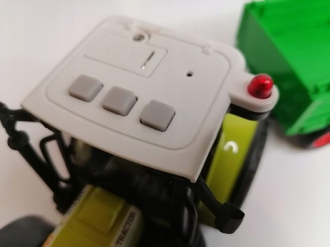 TRAKTOR Z PRZYCZEPĄ DUŻY ZESTAW ŚWIATŁO DZWIĘK