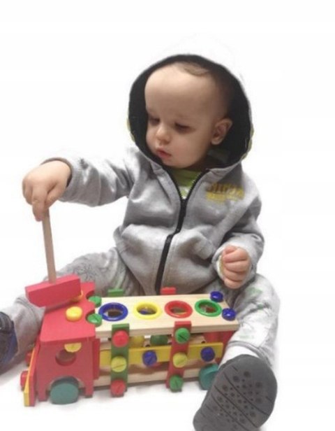 Drewniane autko edukacyjne narzędzia młotek kulki