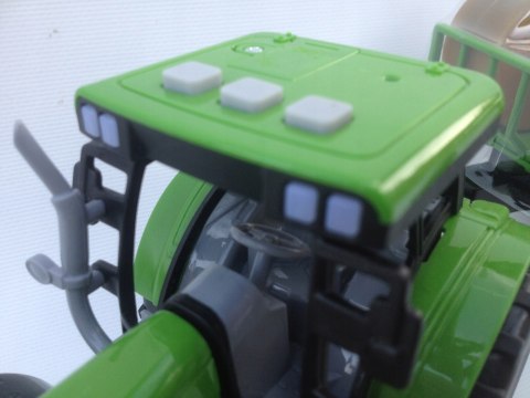 TRAKTOR PRZYCZEPĄ Z BALAMI ŚWIATŁO I DŹWIĘK FARMER